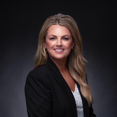 Erika Leonard